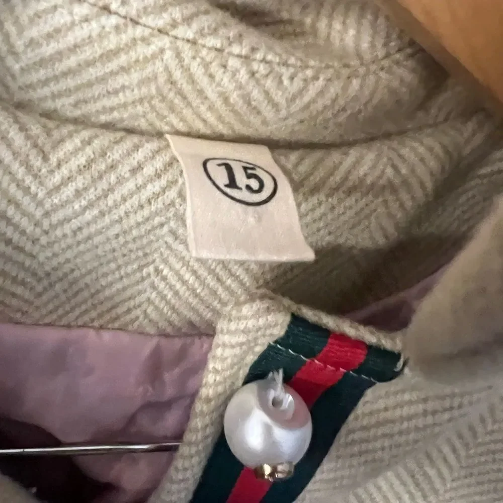 Girls dress coat w Gucci vibes. Nice ribbon and button embellishments. Size 4-5